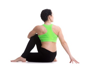 Arkadan görünüş balıklar yoga asana yarım efendisi