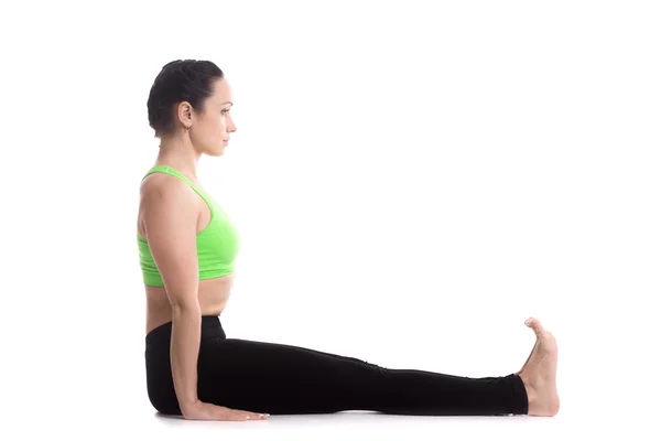 Mitarbeiter in Yoga-Pose — Stockfoto