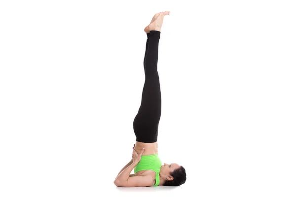 Unterstütztes Schulterstand Yoga Asana — Stockfoto