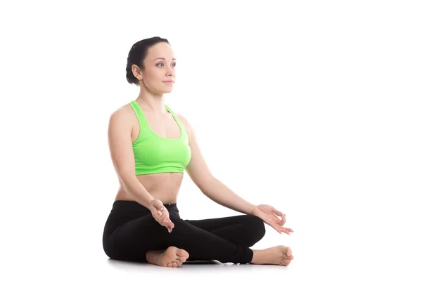 Pose de yoga sukhasana — Foto de Stock