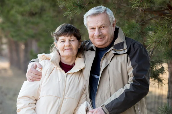 Portret van ouderling paar — Stockfoto