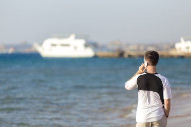 Cep telefonunuzda deniz konuşmaya delikanlı