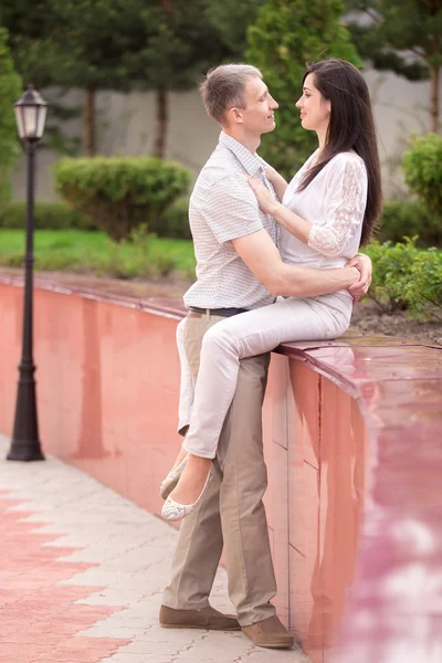 Couple looking in each other eyes — Stock Fotó