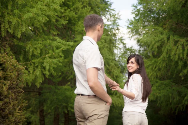 Volg mij in park — Stockfoto