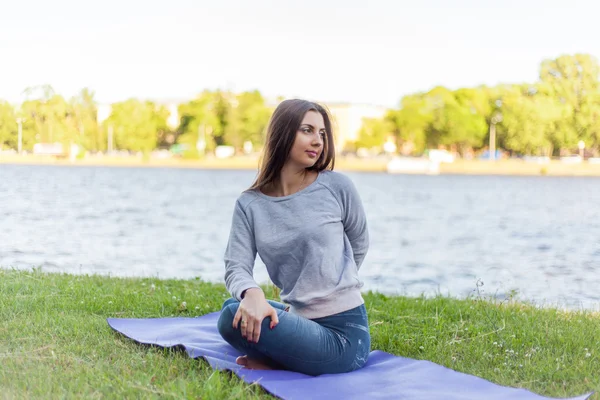 Revolved easy pose — Stock Photo, Image