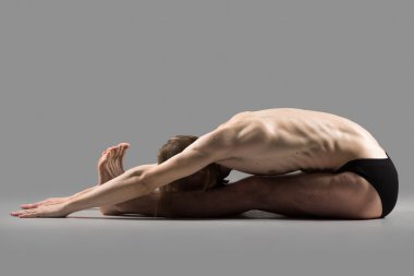 paschimottanasana poz