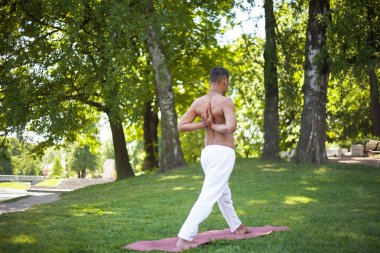 Parsavottanasana, step 1