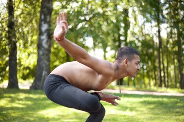 Preparation for Toestand yoga pose