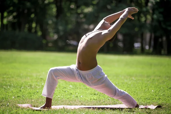 Crescent yoga pose — Stock Photo, Image