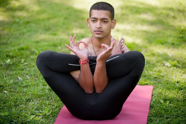Fetus yoga posture — Stock Photo, Image