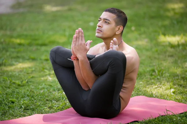 Garbha pindasana posture — Stock Photo, Image