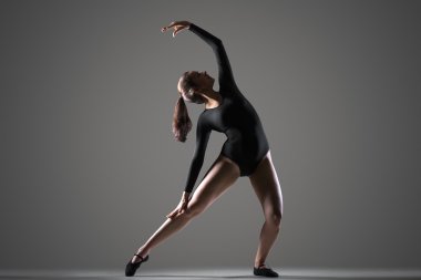 Güzel dansçı eğitim