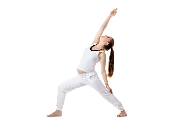 Prenatal Yoga, Reverse Warrior pose — Φωτογραφία Αρχείου