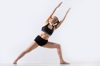 Parivritta Parsvakonasana yoga Pose
