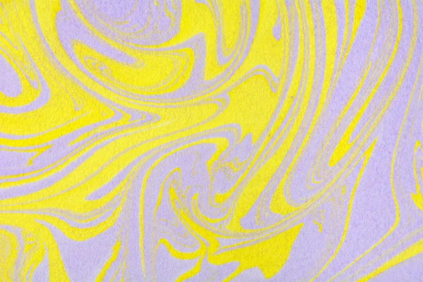 Geleneksel Türk Ebru tekniği. 