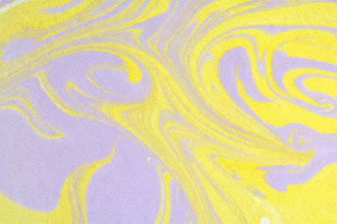 Geleneksel Türk Ebru tekniği. 