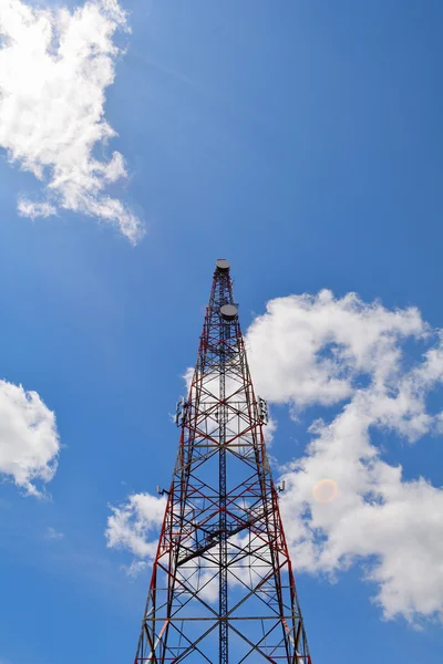 Kommunikációs antenna torony — Stock Fotó