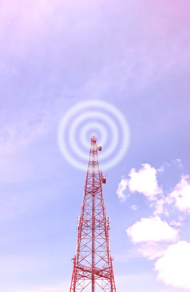 Kommunikációs antenna torony — Stock Fotó