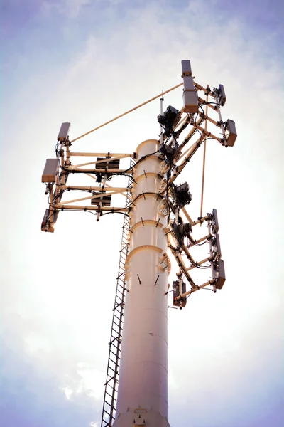 Communicatie antenne toren — Stockfoto