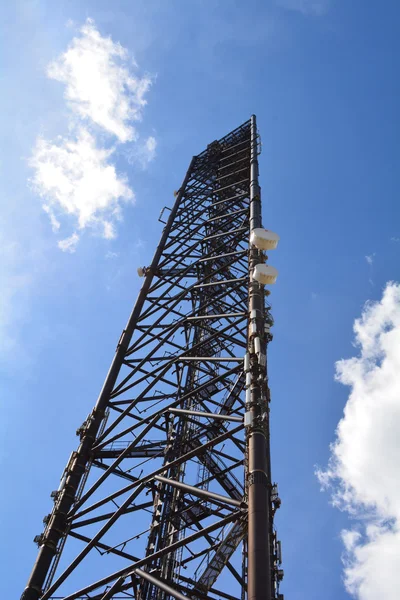 Wieża telefon komórkowy — Zdjęcie stockowe