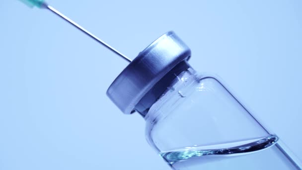 Medyk wymieszał szczepionkę z podłymi. Laboratorium opracowujące badania nad szczepionką przeciwko koronawirusowi, COVID-19, SARS-CoV-2, 2019-ncov. Ocena przedkliniczna i test rozwoju fazy klinicznej — Wideo stockowe