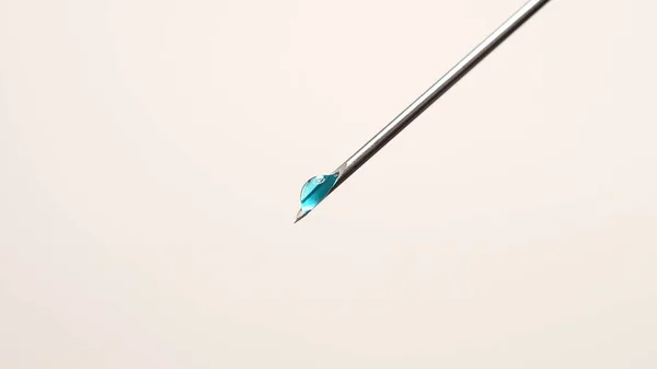 Vaccine Dripping Sterile Needle Syringe Macro Close Administrating Medication Medical — Stock Photo, Image