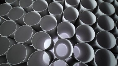 Boş tuvalet kağıdı ruloları, ishal konsepti, kabızlık, asabi bağırsak, mide ağrısı. Mide iltihabı, karın ağrısı, periyot ağrısı, karın ağrısı, adet öncesi sendromu..