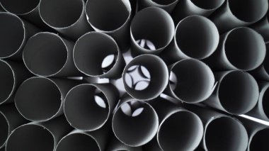 Boş tuvalet kağıdı ruloları, ishal konsepti, kabızlık, asabi bağırsak, mide ağrısı. Mide iltihabı, karın ağrısı, periyot ağrısı, karın ağrısı, adet öncesi sendromu..