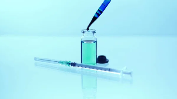 Naukowiec Szczepionka Medyczna Pracuje Laboratorium Opracowuje Badania Szczepionki Przeciwko Koronawirusowi — Zdjęcie stockowe