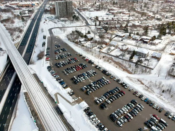 Utsikt Uppifrån Till Stadens Pendlare Parkering Förare Lämnar Det Bilar — Stockfoto