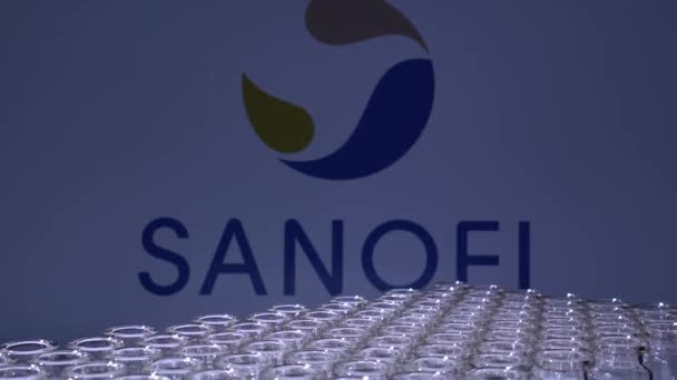 Toronto Ontario Canada Februari 2021 Sanofi Naam Vervaging Injectieflacons Met — Stockvideo