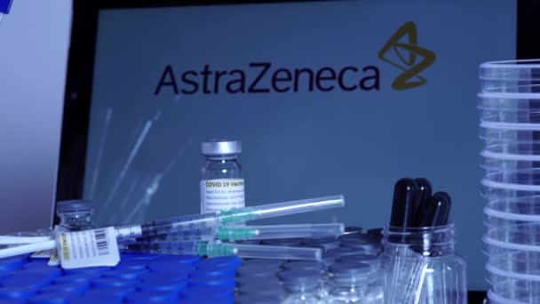 Торонто Онтарио Канада Апреля 2021 Года Название Astrazeneca Размытом Виде — стоковое видео