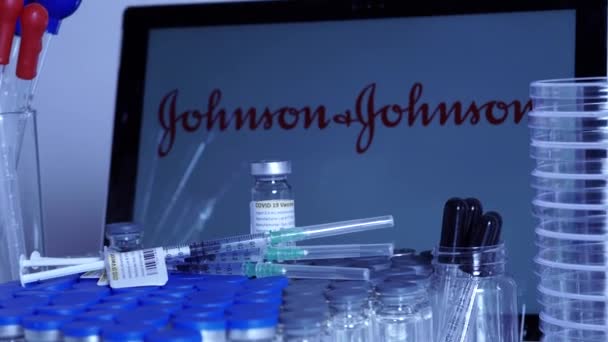 Toronto Ontario Kanada Kwiecień 2021 Nazwisko Johnsona Johnsona Plamie Fiolki — Wideo stockowe