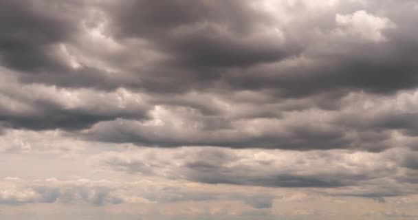 Wolkenverhangener Flauschiger Himmel Mit Natürlichem Zeitraffer Blau Weiße Wolkenlandschaft Zeitraffer — Stockvideo