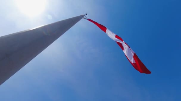 Bandeira Canadense Voa Meio Mastro Bandeira Nacional Canadá Acenando Meio — Vídeo de Stock