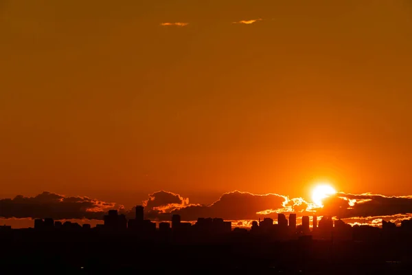 Cielo Bellissimo Sfondo Caldo Estate Nuvole Dettagliate All Alba Soleggiato — Foto Stock