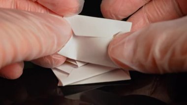 Crack Pipe Screen kokain için. Ekranda cam sapta veya çatlak boruda taş kokain var..