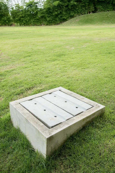 Bassin de captage en béton drainage des eaux usées — Photo