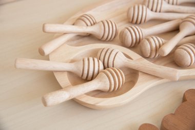 ahşap tatlım sopa içinde ahşap tepsi