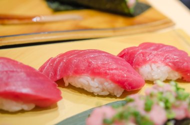 çok lezzetli Japon sushi seti 