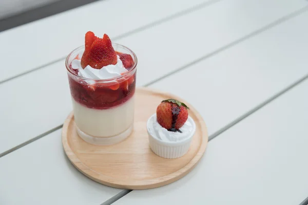 Strawberry dessert — Stock Photo, Image