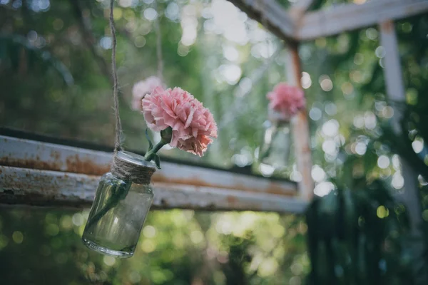 挂花花瓶 — 图库照片