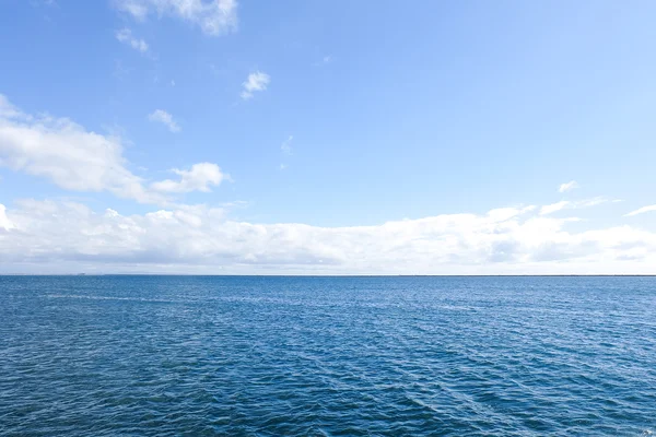 Oceano pacífico azul — Fotografia de Stock