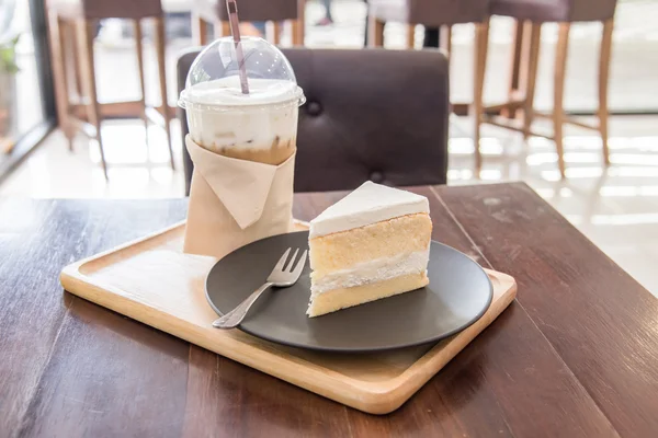 Coconut cake with iced coffee — Stock Photo, Image