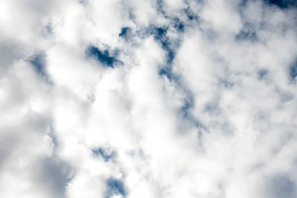 Cielo blu con nuvola bianca — Foto Stock