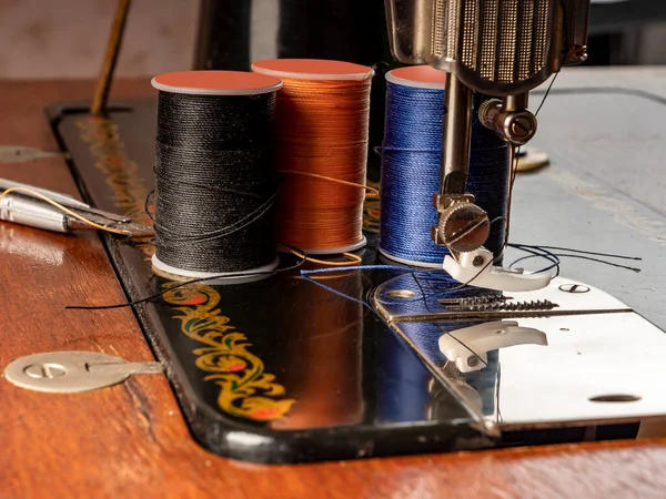 Threads Black Orange Blue Background Sewing Machine Close Sewing Workshop — Stock Photo, Image
