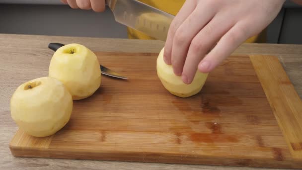 Pommes Fraîches Trancher Préparer Des Pommes Pour Fabrication Salade Olivier — Video