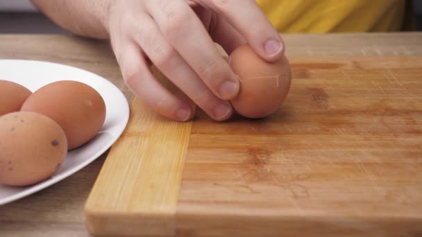 Boiled Eggs Slicing Preparing Eggs Making Olivier Salad Salad Making — Stok video