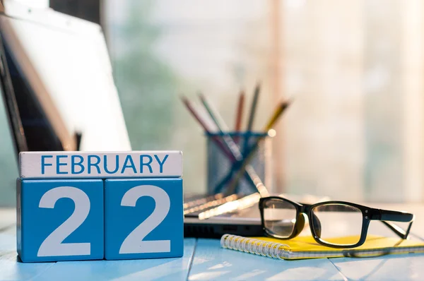 February 22nd. Day 22 of month, calendar on financial adviser workplace background. Winter concept. Empty space for text — Stock Photo, Image