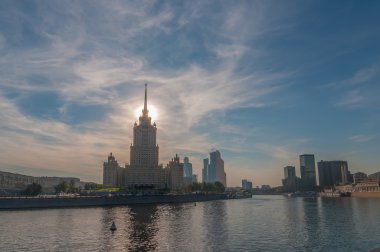 Moskova Nehri dolgu üzerinde bir kulenin Sovyetler ile ev kez